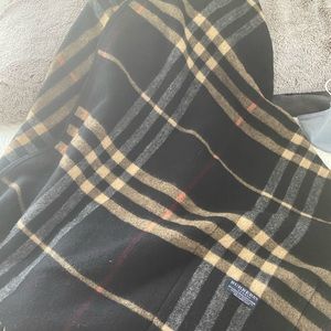 Burberry black st. Helene scarf / wrap